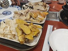 -菌之家·专业纯野生菌火锅·特色炒菌