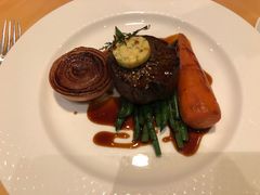 扒牛肉配洋葱-迪拜帆船酒店海底餐厅