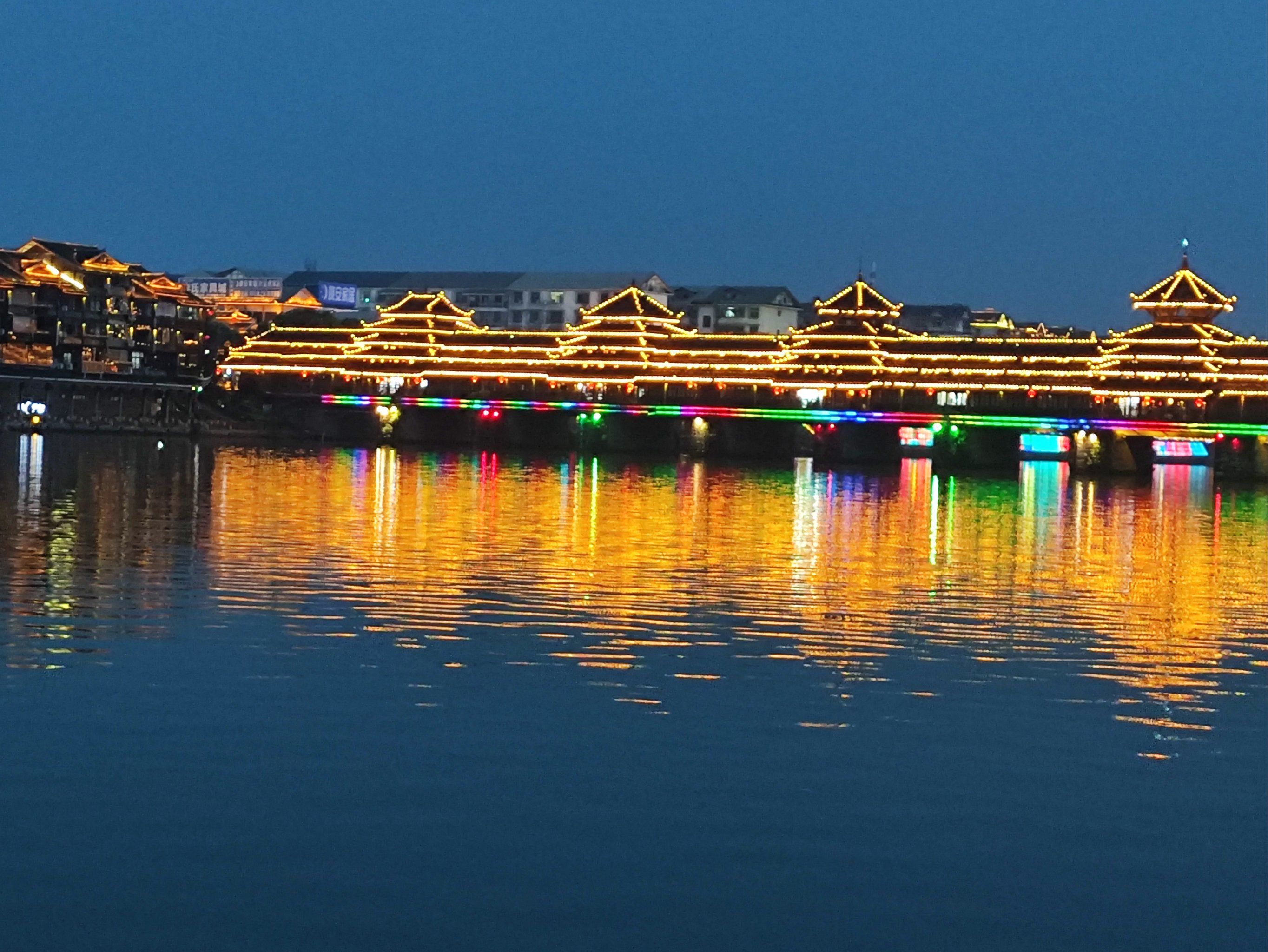 芷江是一个充满历史和文化底蕴的小城,位于湖南省怀化市.