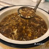 要经过一个婚宴大厅 我们去的时候正好有公司在搞活动