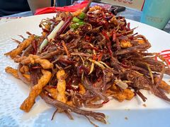 -肥肥虾庄·金牌油焖大虾(东湖欢乐谷店)