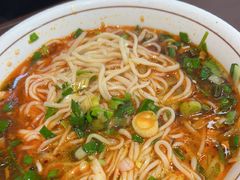 -伊京轩兰州牛肉面(闹市口店)