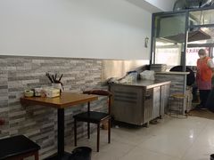 -黄阿姨锅贴大王(万航渡路店)