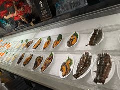 -雍容荟帝王蟹活龙虾展台自助(IFS黑金店)