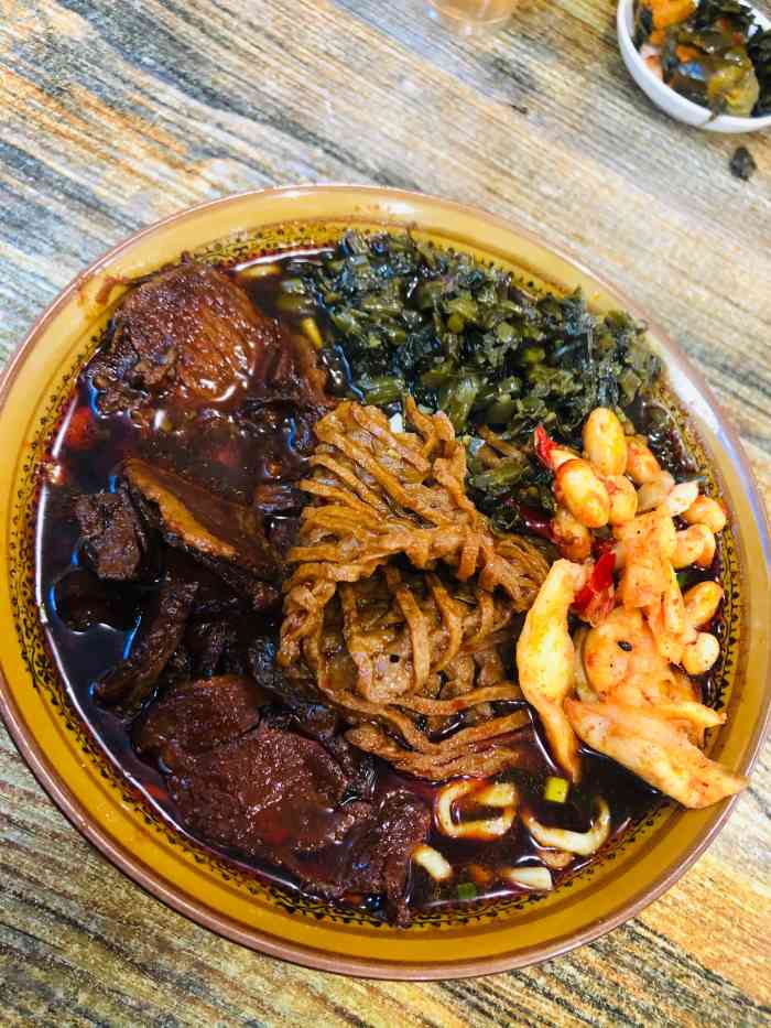 丁师傅205老面馆-"母校后门的205,曾经有一位高中同学因为.