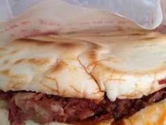 -清真马乐贝腊牛肉蛋黄菜夹馍(马蓉洒金桥店)