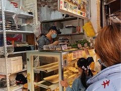 面包甜点陈列柜-许阿姨糕团店(南京总店)