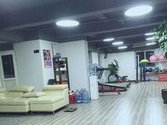 -越·健身工作室(华尔兹广场写字楼B栋店)