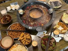 -黄潇洒老火锅(九眼桥宏济巷店)