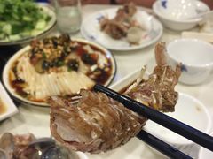 -虾弄弄海派小龙虾·牛羊蝎子火锅