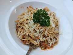 -Chom Cafe and Restaurant