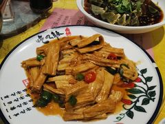 腊八蒜腐竹烧护心肉-张记聚福楼(范西店)
