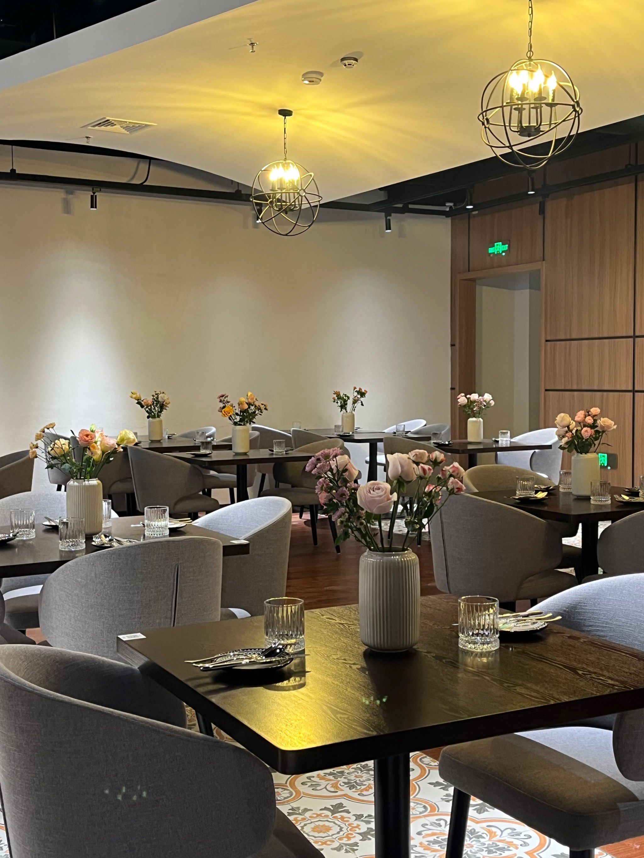 n四人人均四十可以吃上西餐啦
味道非常不错也适合打开拍照#开业啦