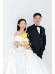 -雪中彩影婚纱摄影·微光艺术中心