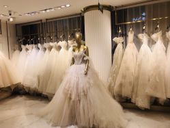 点击看大图 -GRACE KELLY婚纱与礼服(北京店)