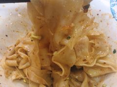 老陕油泼面-东关吉祥西安腊汁肉夹馍(健德门店)