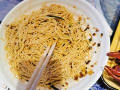 -肥肥虾庄·金牌油焖大虾(汉街SKP店)