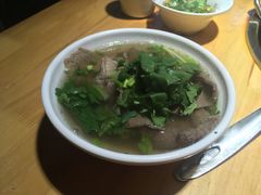 跷脚牛肉-大众跷脚牛肉馆·非遗传承单位(峨眉山店)