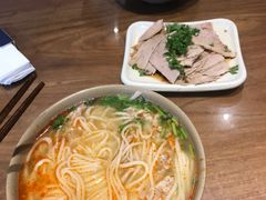 -亮亮面馆(经六路店)