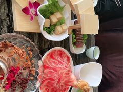 -云中捞高空旋转餐厅(商茂世纪广场店)