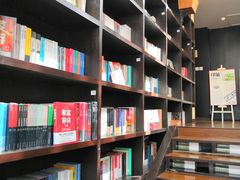 店内环境-钟书阁(松江泰晤士小镇店)