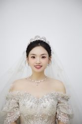 -欣薇婚纱(新源乐汇城店)