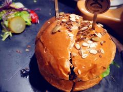 -HIGH FIVE哈福手工汉堡(桂林路店)