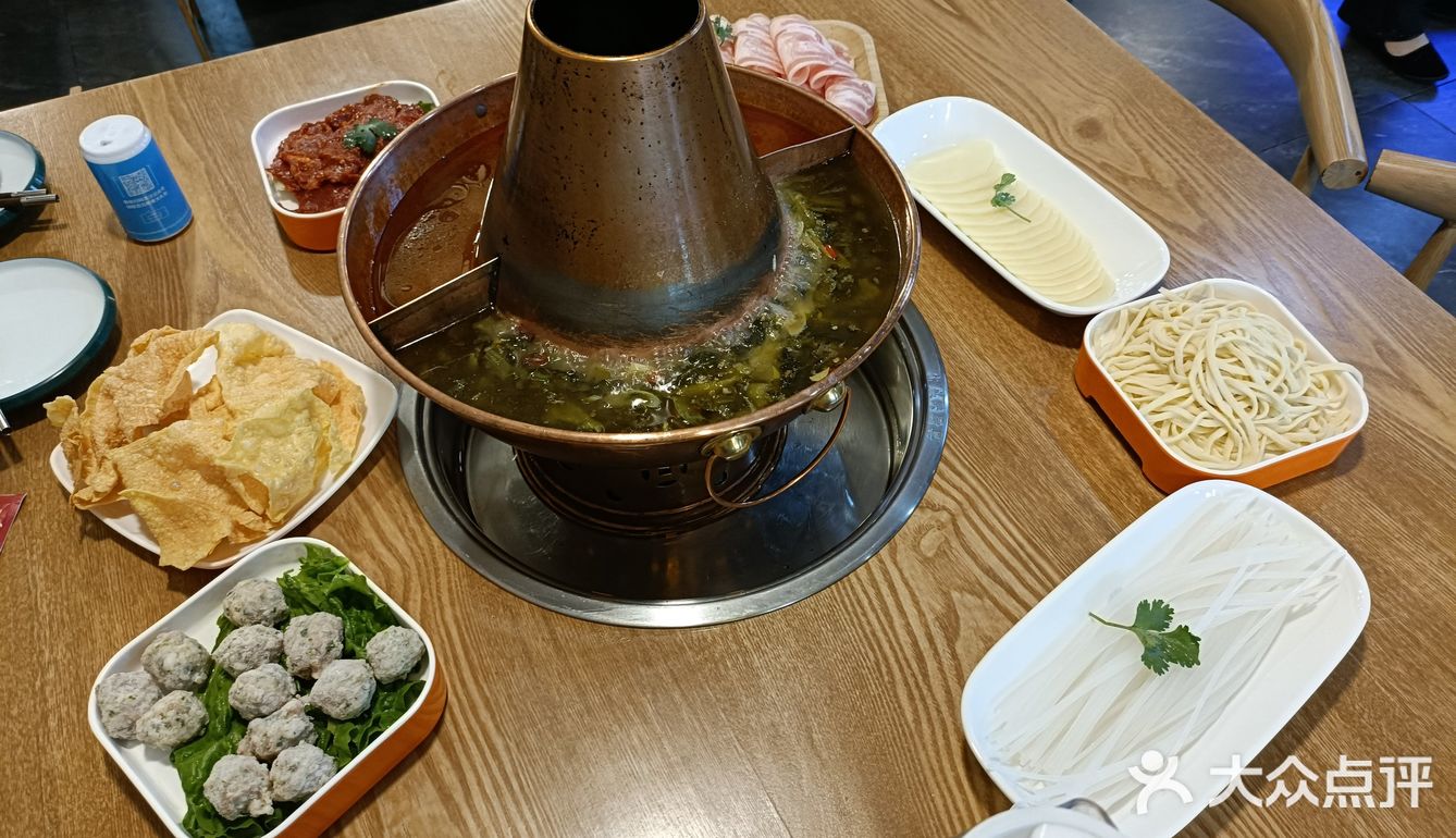 很棒的酸菜铜锅涮肉
