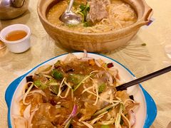 砂锅大骨头酸菜-鹤乡东北菜(崮山路店)