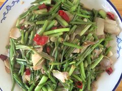 鸭脚板烧腊肉-瑶河山里菜