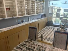 -天空之镜眼镜店蔡司依视路授权店(天通苑店)