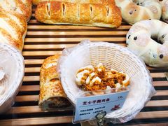 -焙丽拾光(麦凯乐直营店)
