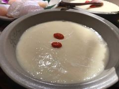 -东巴人鱼豆花火锅(幸福街店)