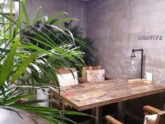 -HIGH FIVE哈福手工汉堡(桂林路店)