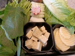-一席地·本地鸡窝·杭帮鸡火锅(萧山银隆百货店)