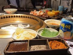 -铭牛烧肉·和牛海鲜自助(高新月牙湖店)