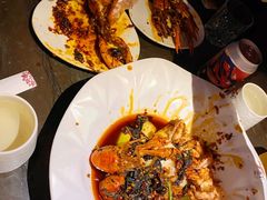 帮忙剥虾-虾胡闹·澳洲小龙虾·烧烤(福田鲨鱼店)