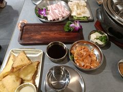 -围炉肉舍•炭烤活鳗•丹东海鲜烤肉(步行街店)