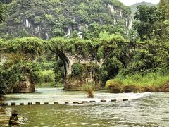 -高荡千年布依古寨旅游景区