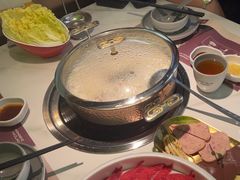 -洪氏嗨捞·广东猪肚鸡·椰子鸡火锅(西咸万象城店)