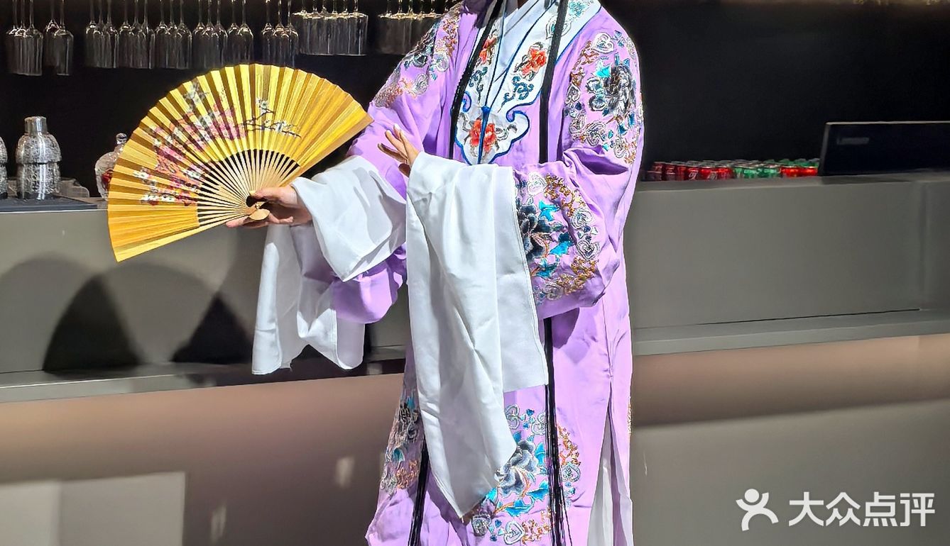 苏州太卷了!吃涮羊肉还安排京剧表演