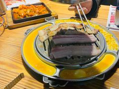 -青瓦炭韩潮烤肉(花园道店)