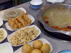 -光头药膳鸡(莱茵小镇店)