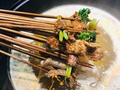 -两三事小郡肝串串香火锅(桂庙店)