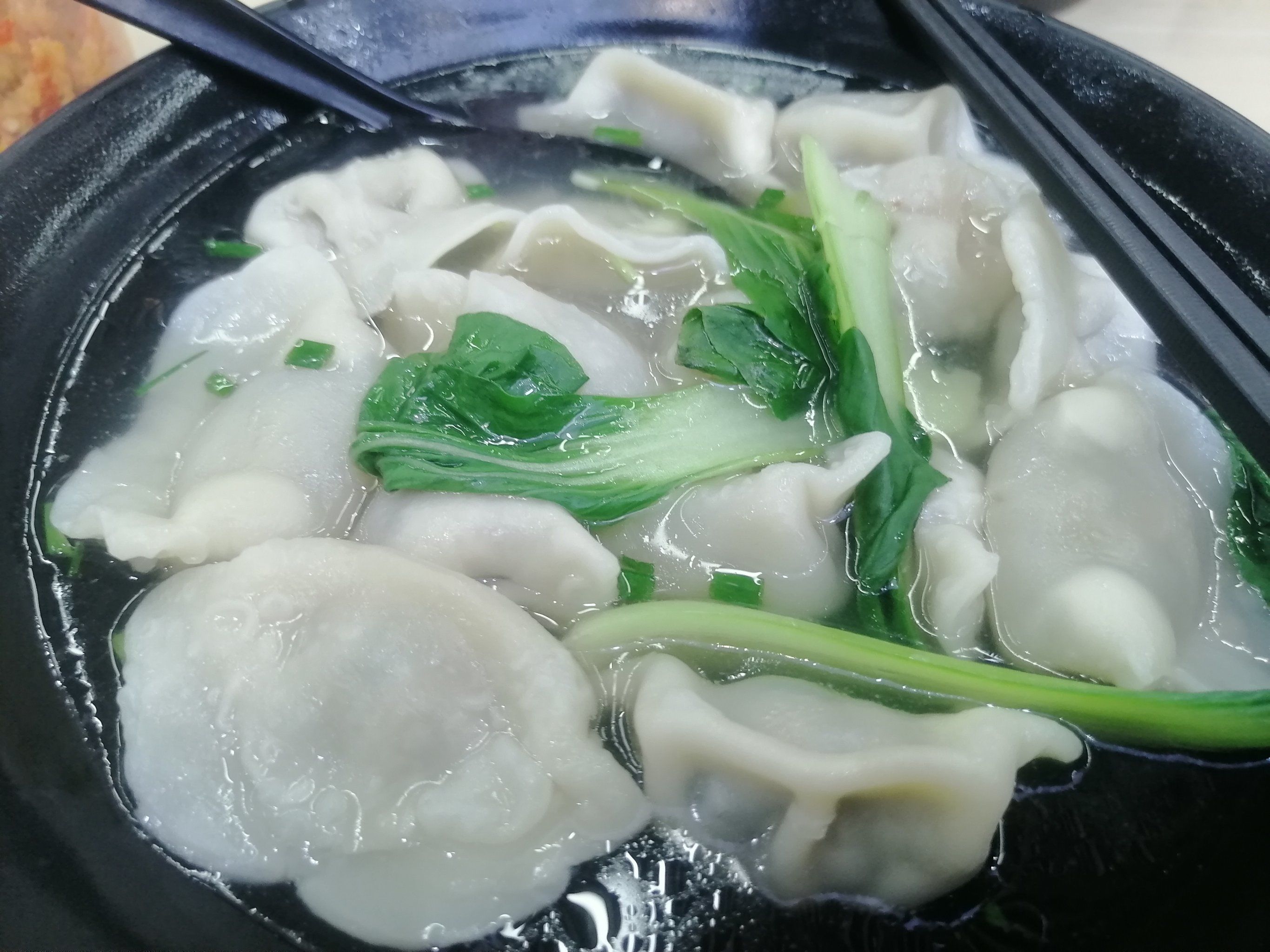 的一家沙县小吃,与以往吃的不一样,首先吃了几次了,这次尝试了水饺,带