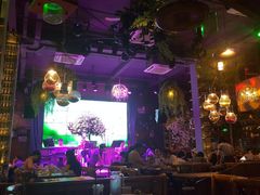 -胡桃里音乐餐厅(陶溪川店)(川湘赣菜·世界百大酒庄直供红酒·音乐表演)