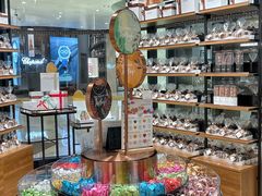 -Laderach 莱德拉(上海环贸iapm店)