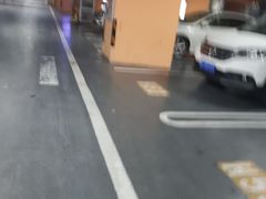 -新中关大厦·停车场