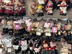 -义乌小商品批发市场(中国小商品城·篁园服装市场店)
