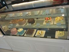 面包甜点陈列柜-卷心卷意·轻甜蛋糕(新光天地店)